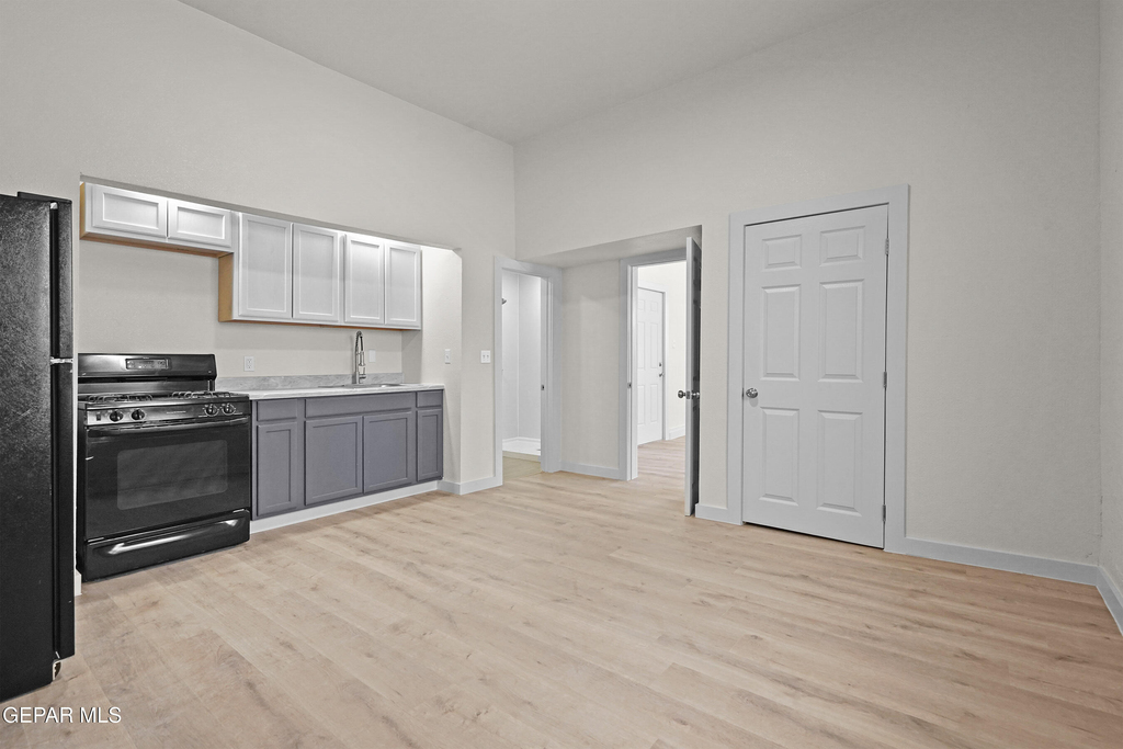 511 E Nevada Avenue - Photo 2