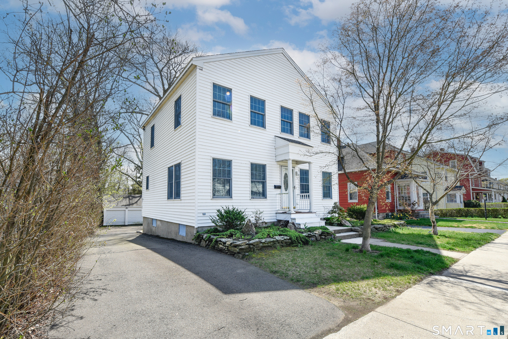 5 Moody Avenue - Photo 1