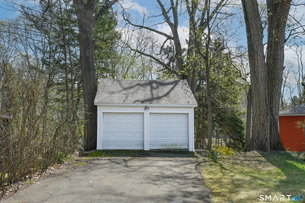 5 Moody Avenue - Photo 37