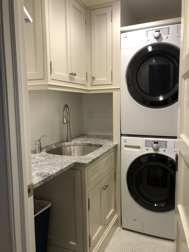 12 Danbury Avenue - Photo 19