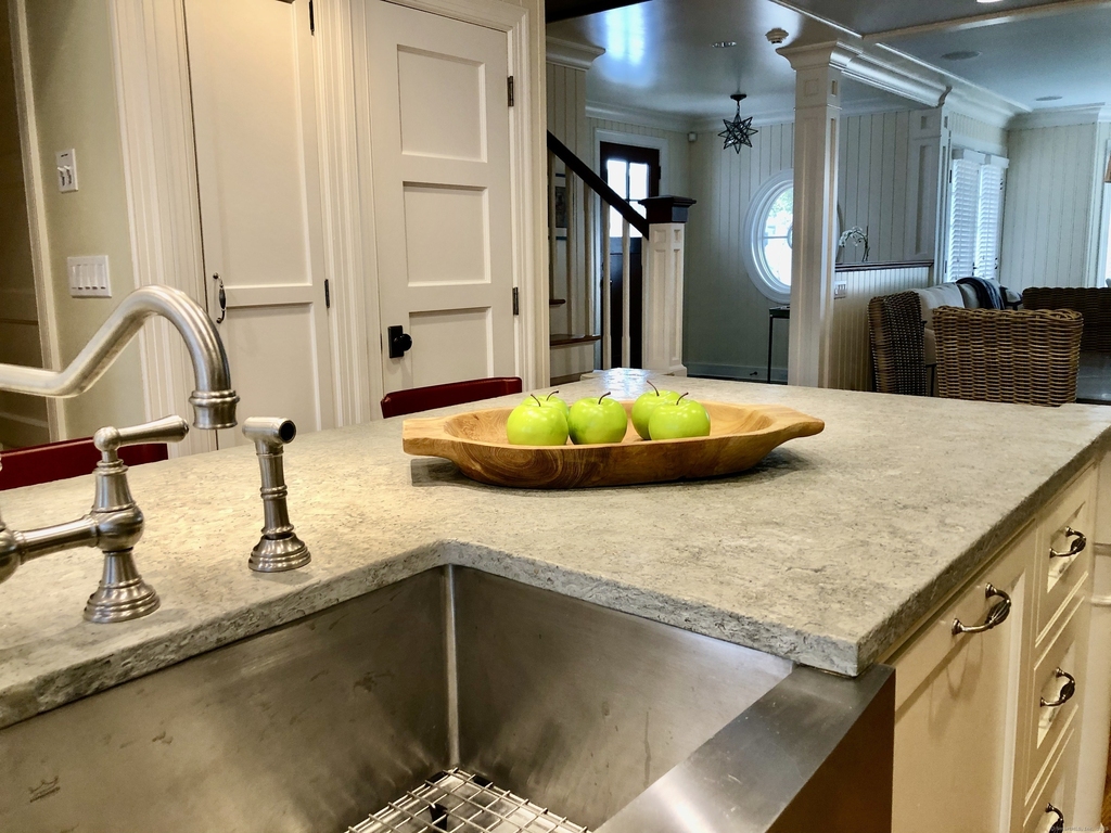 12 Danbury Avenue - Photo 7