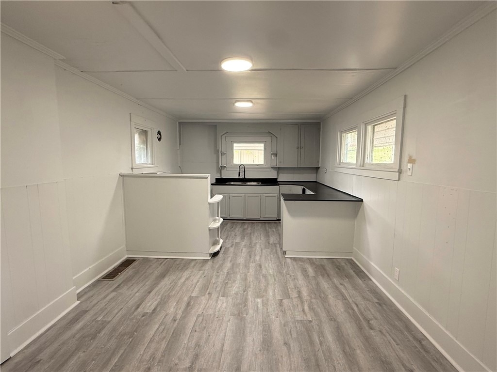 307 Andrew St - Photo 3