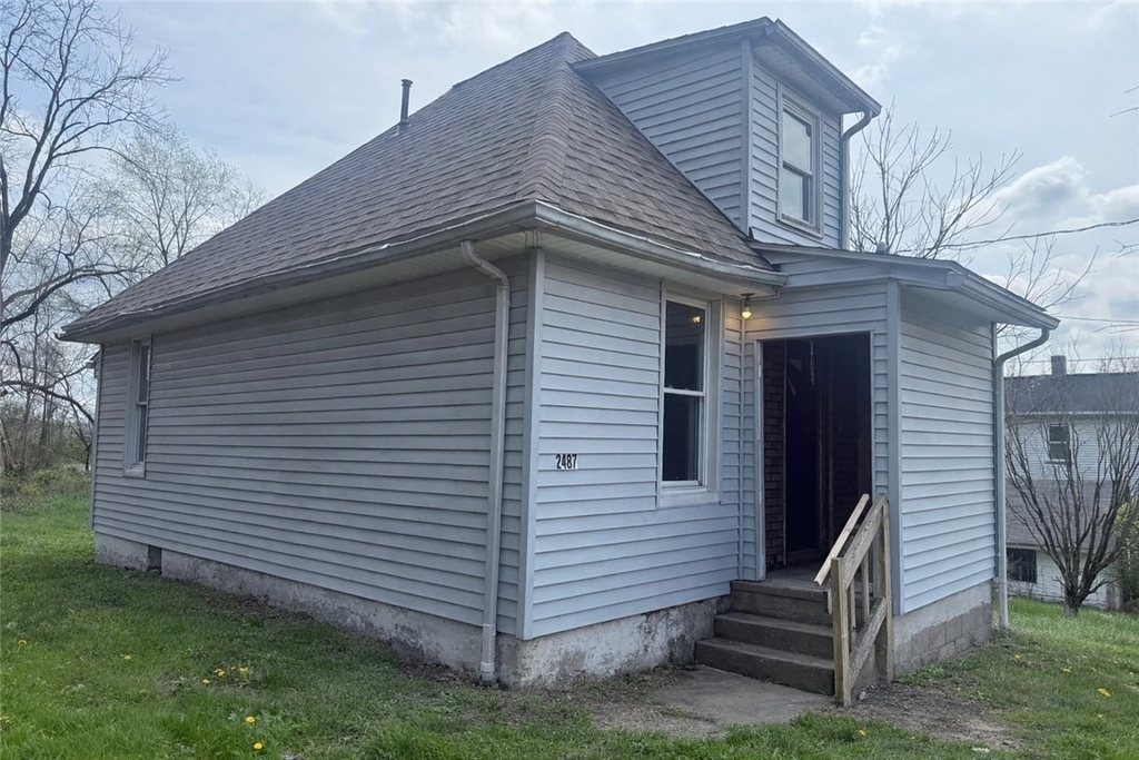 2487 Walnut St - Photo 0