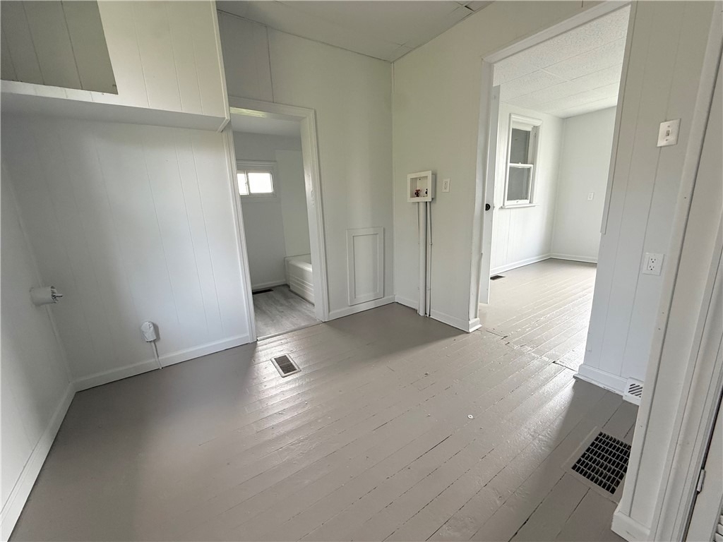 2487 Walnut St - Photo 4