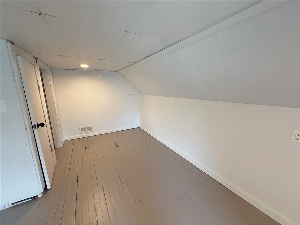 2487 Walnut St - Photo 6