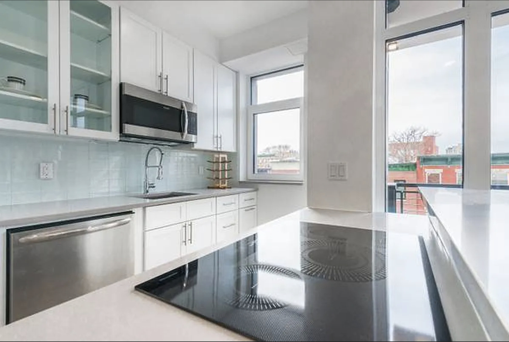 Prospect Place & Rogers Avenue - Photo 3