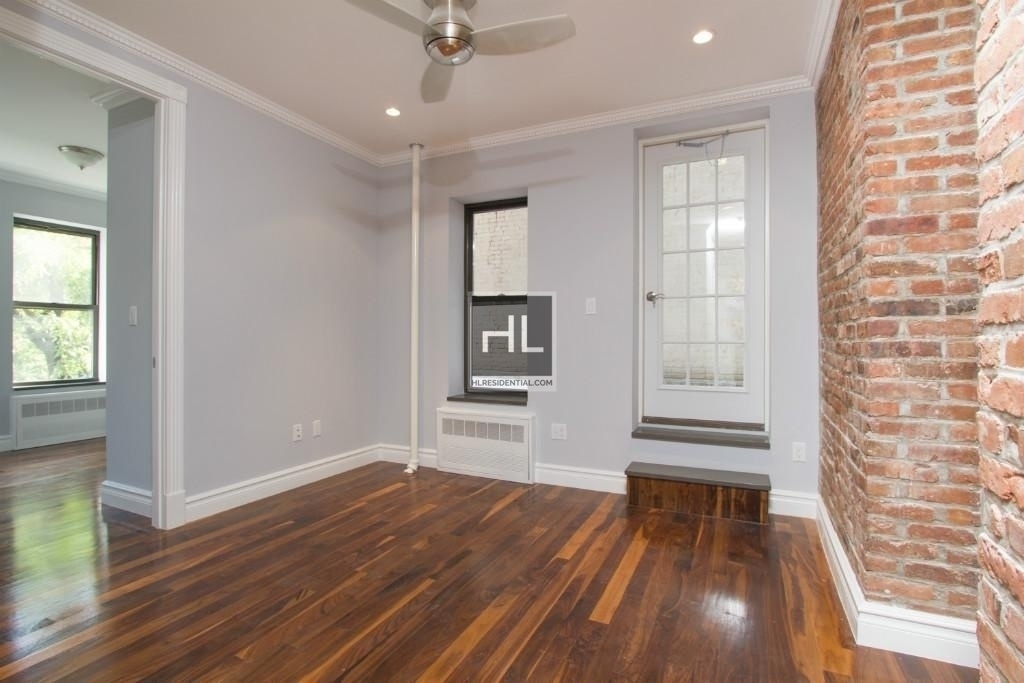 East 11th Street - Photo 6