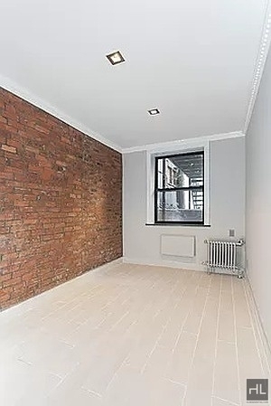 East 11th Street - Photo 4