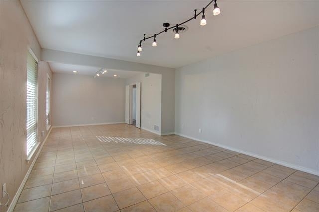 3763 Vinecrest Drive - Photo 3