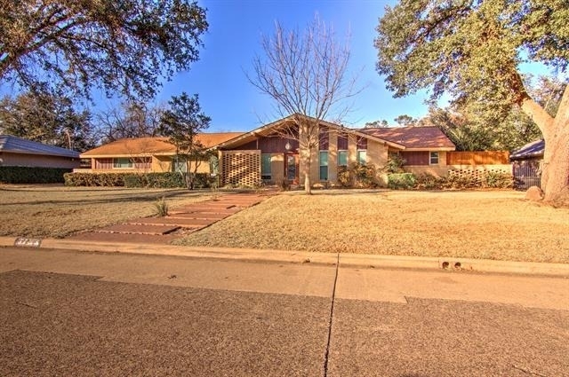 3763 Vinecrest Drive - Photo 0
