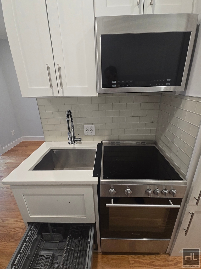 East 80th Street - Photo 2