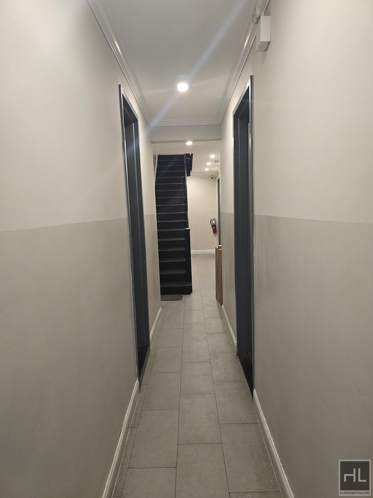 East 80th Street - Photo 9
