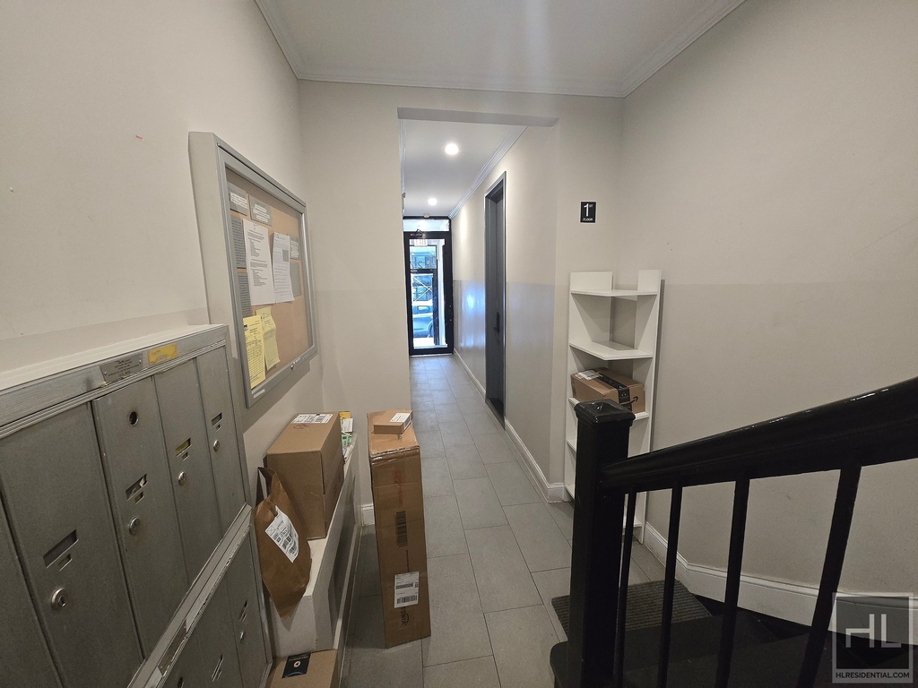 East 80th Street - Photo 8