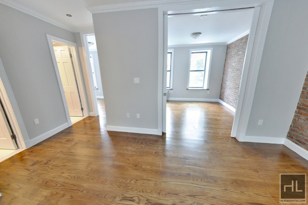 East 100th Street - Photo 2