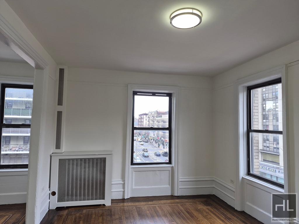 W 178 St - Photo 1