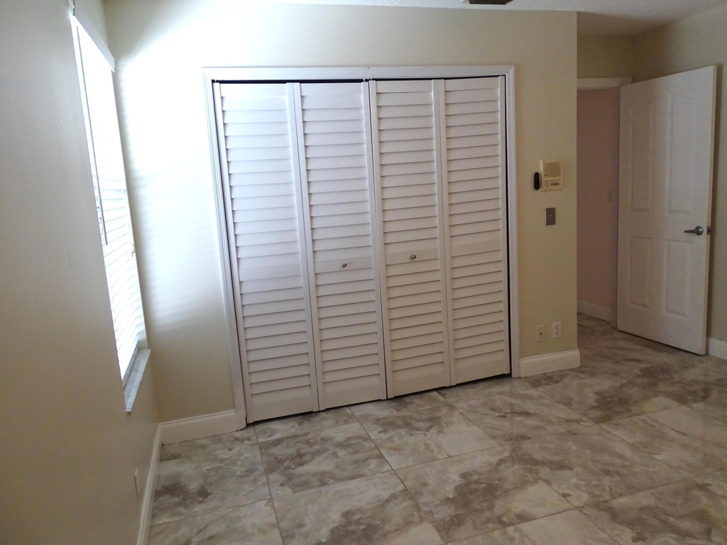 6325 Winding Lake Drive - Photo 18