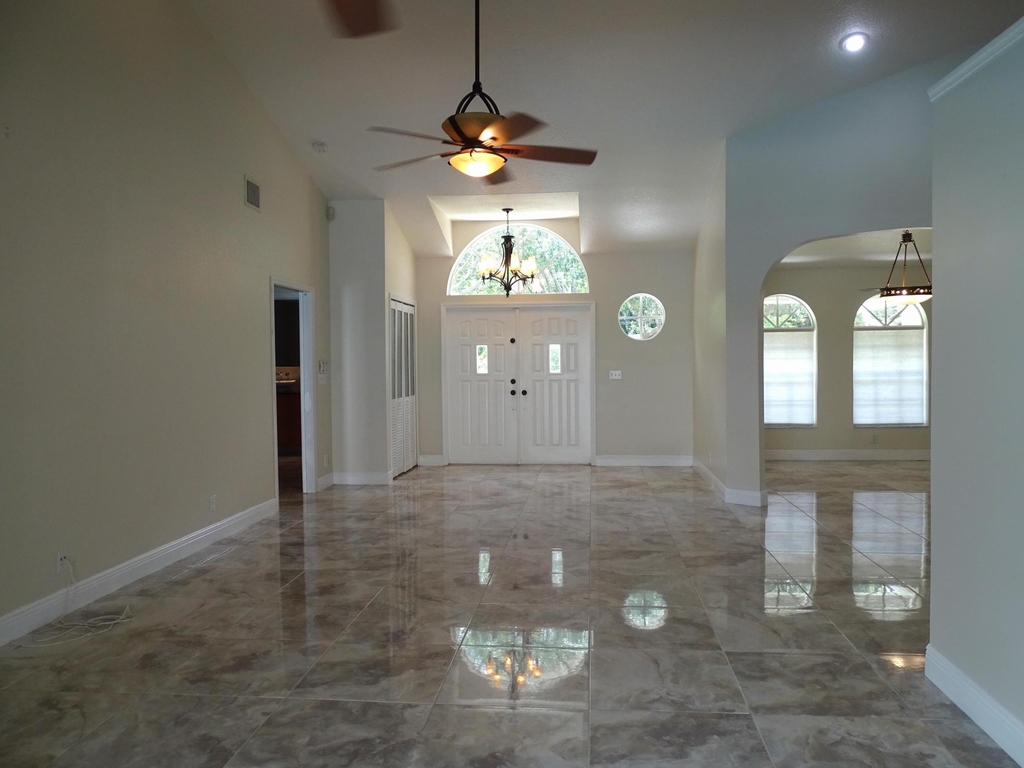 6325 Winding Lake Drive - Photo 3