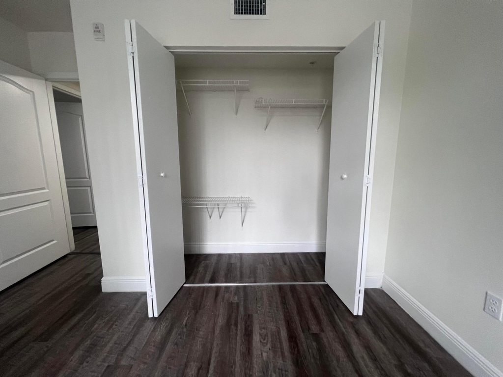 18335 Nw 68 Avenue - Photo 4