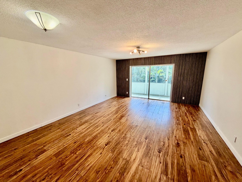 1000 Ne 14th Avenue - Photo 1