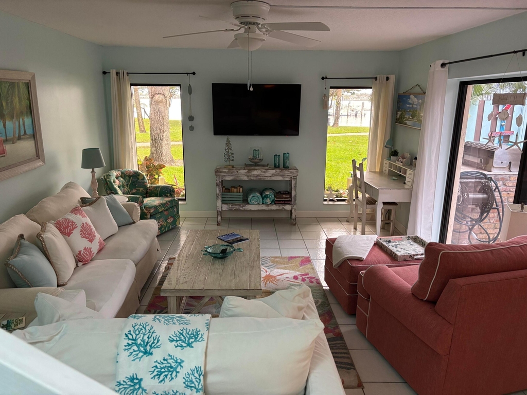 825 Center Street - Photo 2