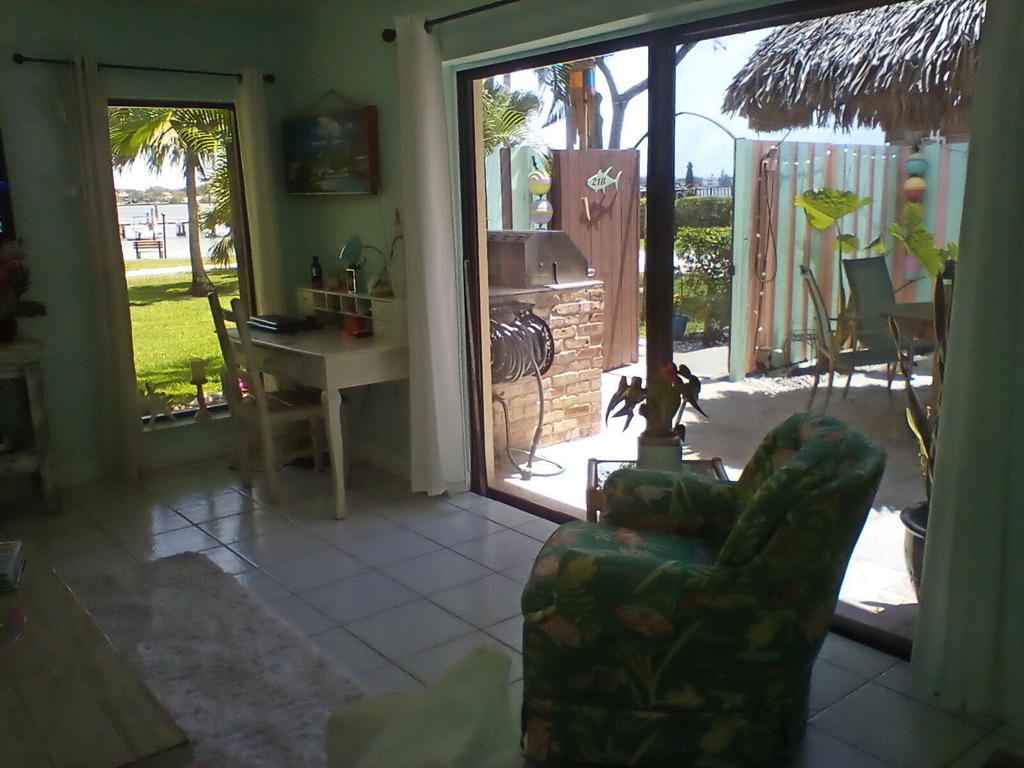 825 Center Street - Photo 8