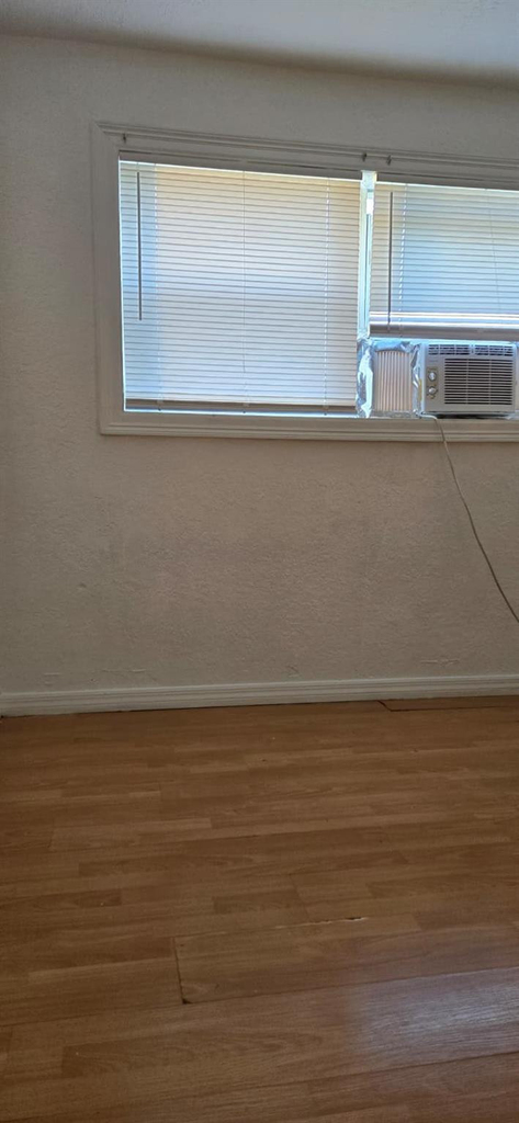 112 Newton Road - Photo 10
