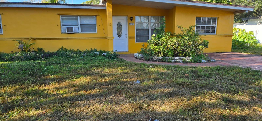 112 Newton Road - Photo 0