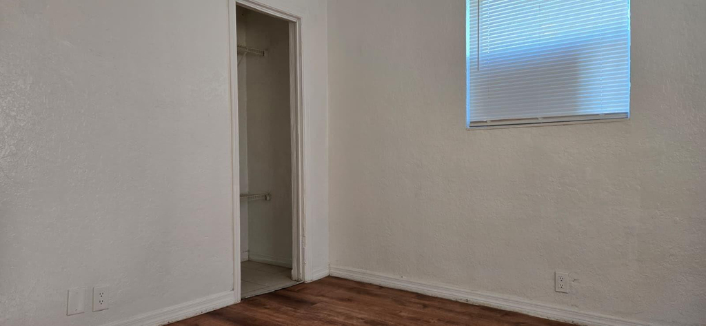 112 Newton Road - Photo 11