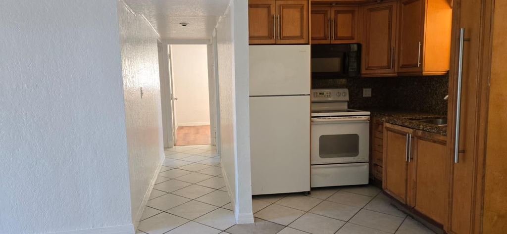 112 Newton Road - Photo 6