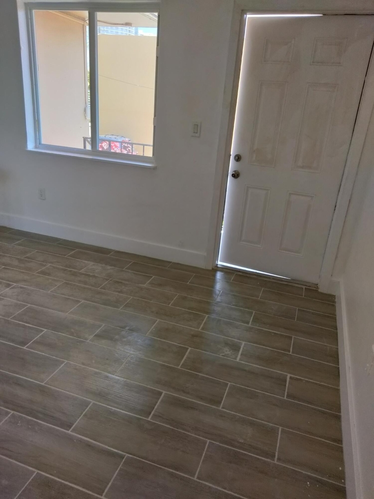 460 Sw 7th Street - Photo 2