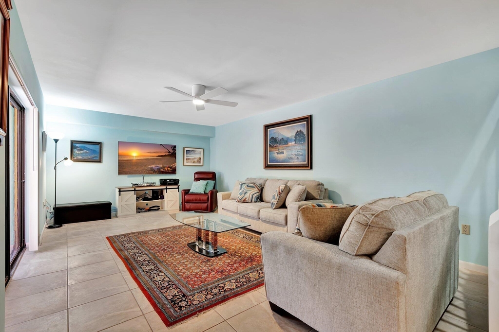 3016 30th Court - Photo 4