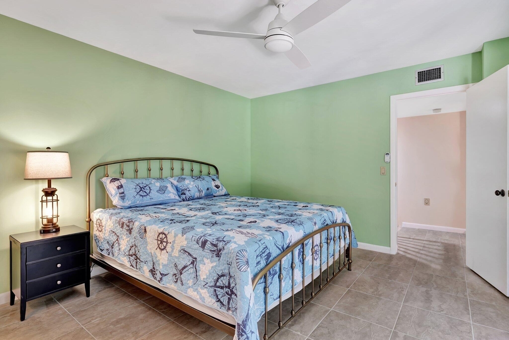 3016 30th Court - Photo 5