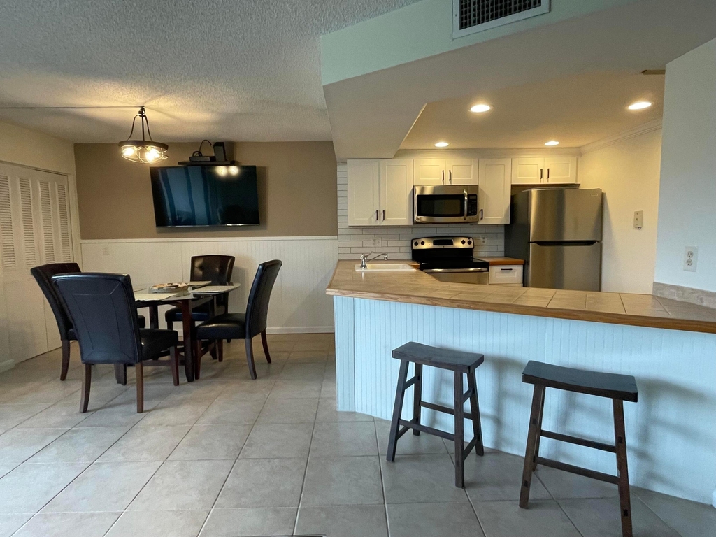 1605 S Us Highway 1 - Photo 5