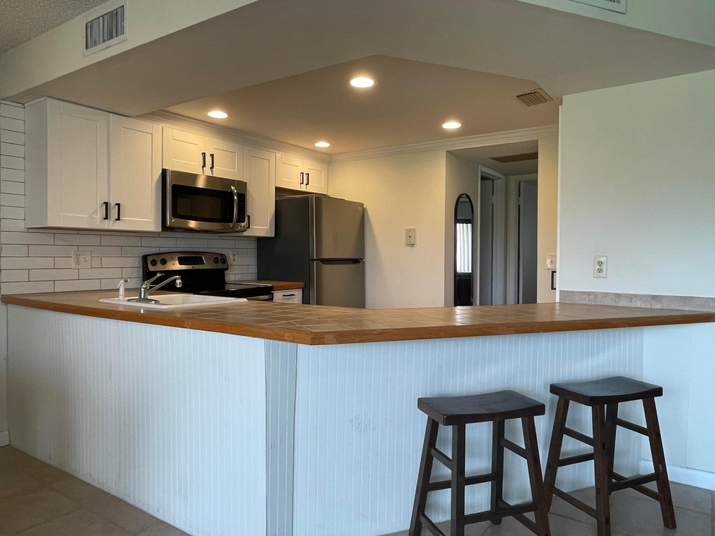 1605 S Us Highway 1 - Photo 7