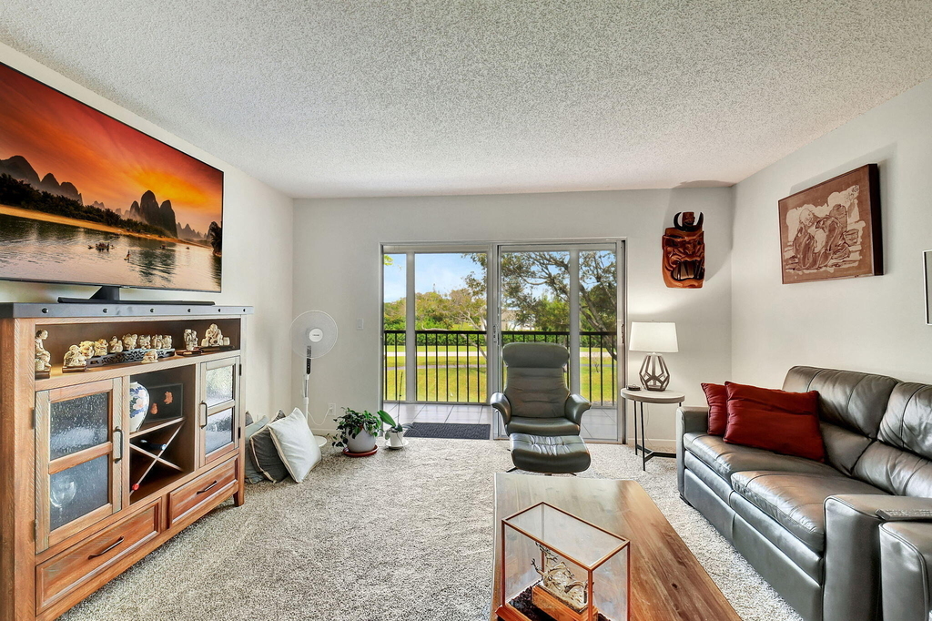 7185 Huntington Lane - Photo 1
