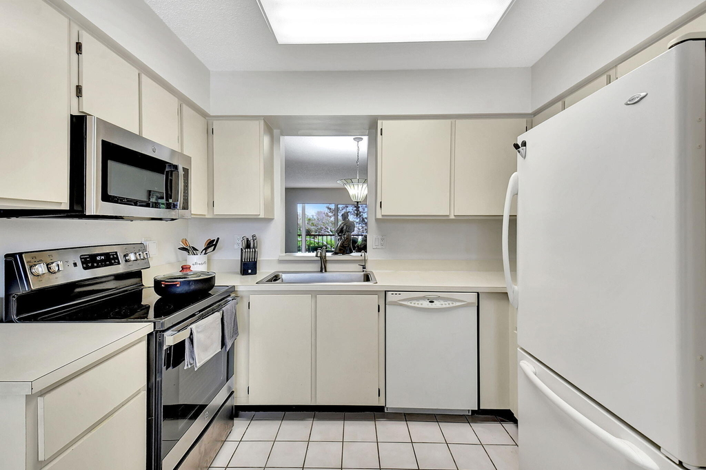 7185 Huntington Lane - Photo 11