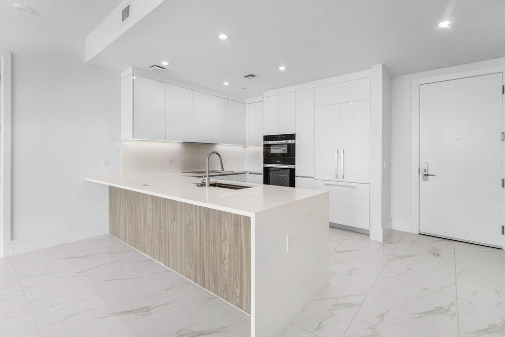 220 Lake Shore Drive - Photo 7