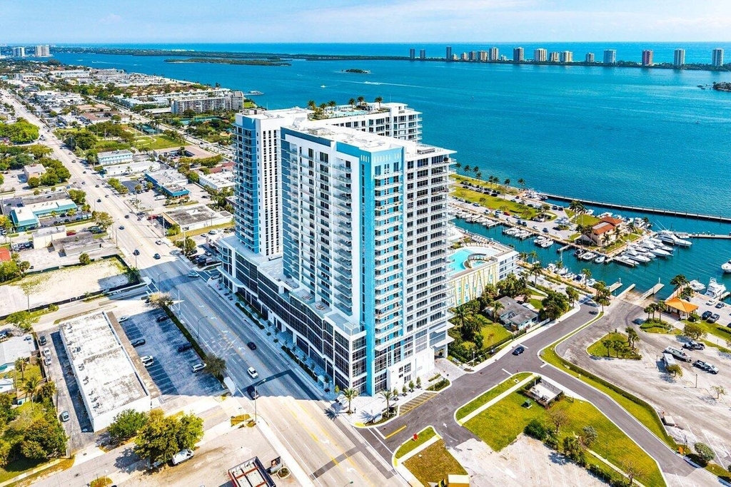 220 Lake Shore Drive - Photo 33