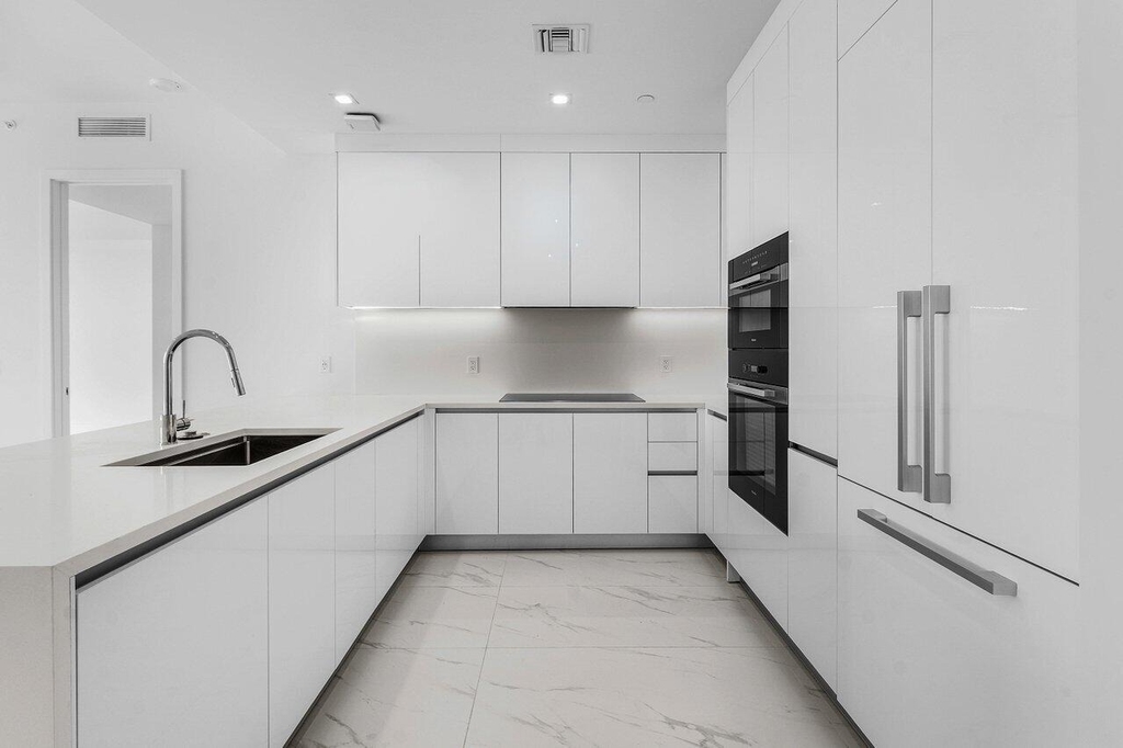 220 Lake Shore Drive - Photo 3