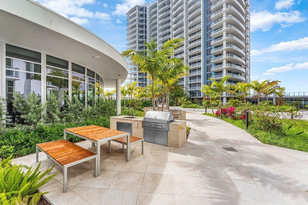 220 Lake Shore Drive - Photo 60