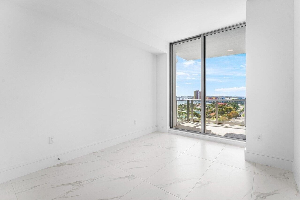 220 Lake Shore Drive - Photo 21