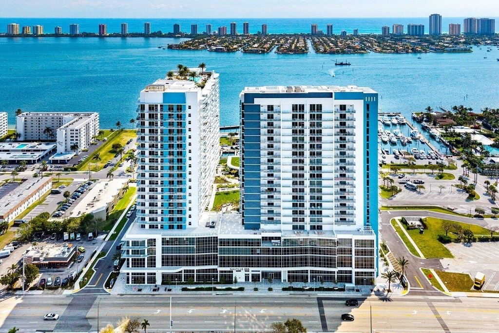 220 Lake Shore Drive - Photo 34