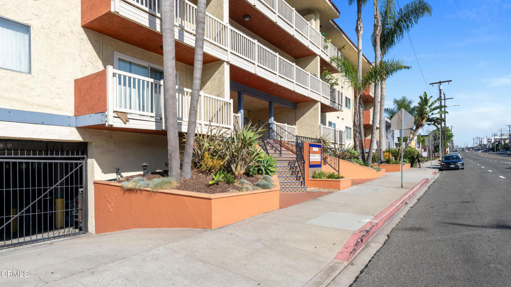 1707 Pacific Coast Highway - Photo 0