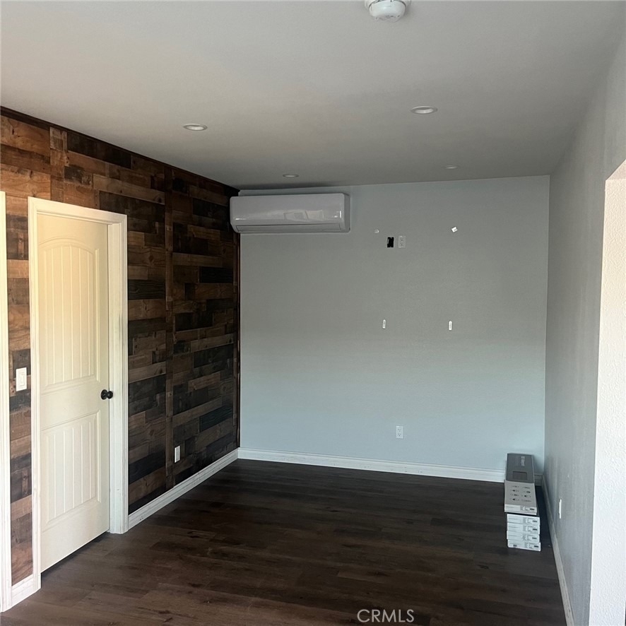 7239 Sterling Avenue - Photo 4