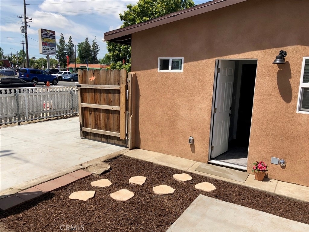 7239 Sterling Avenue - Photo 9
