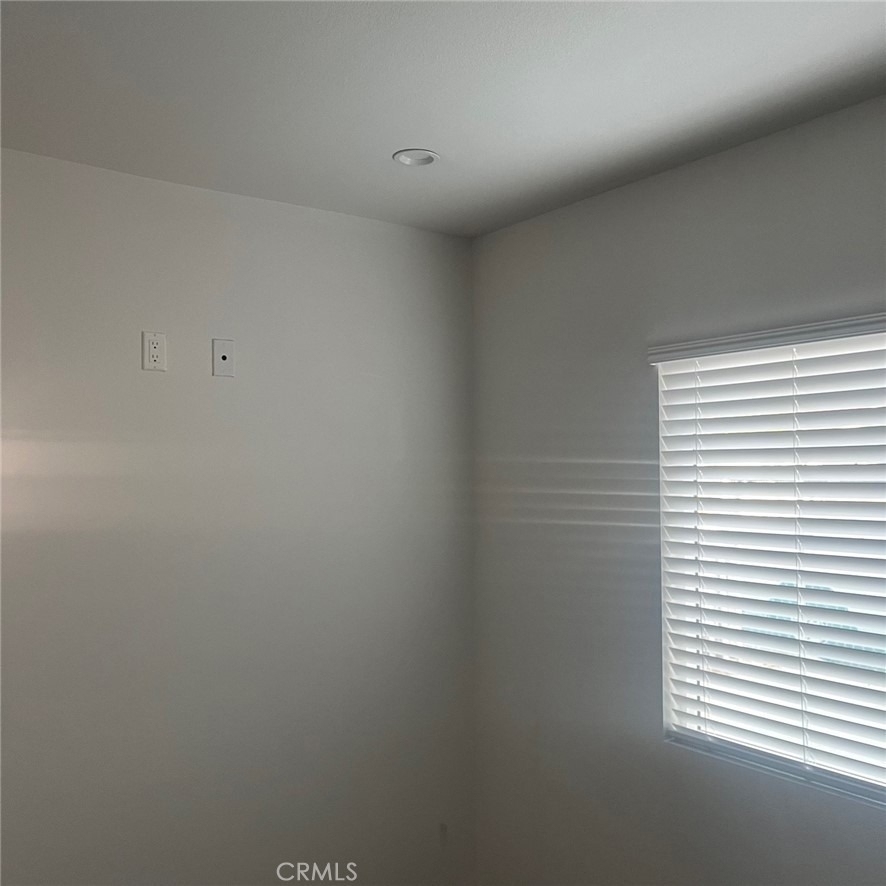 7239 Sterling Avenue - Photo 5
