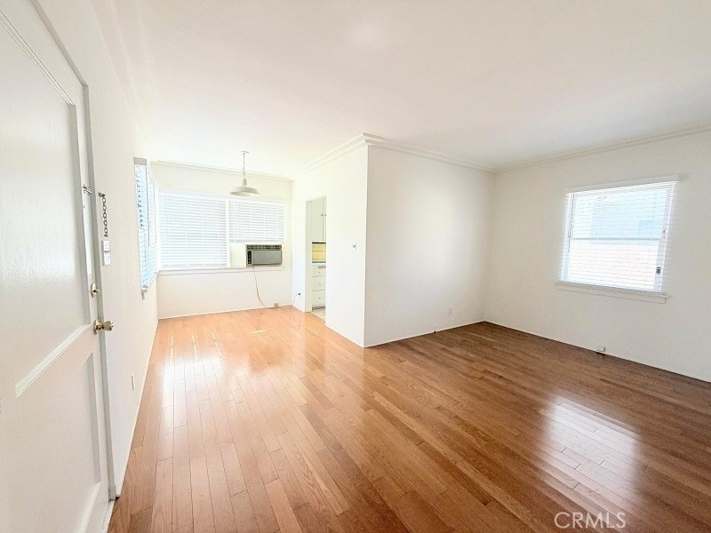 141 N Kenwood Street - Photo 0