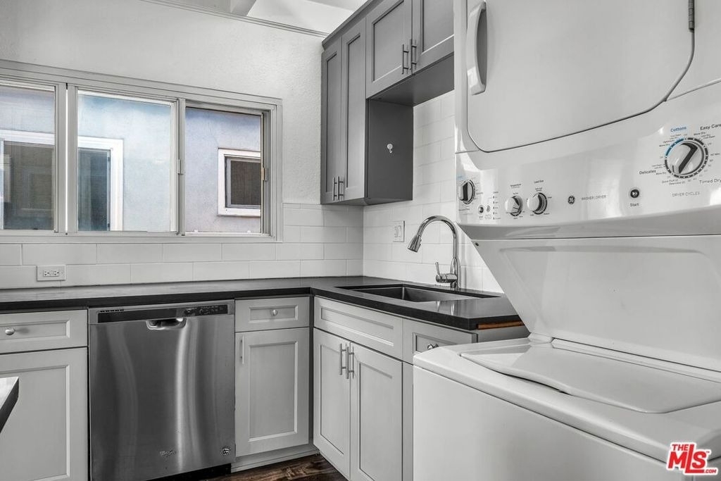 130 Montreal Street - Photo 8