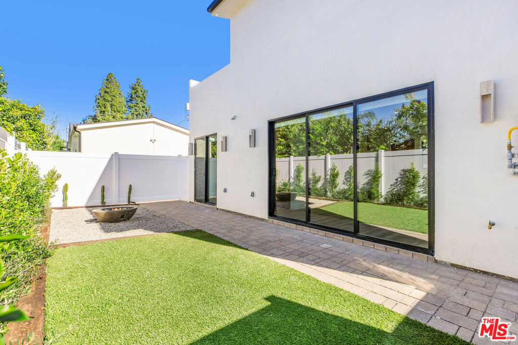 19535 Strathern Street - Photo 13
