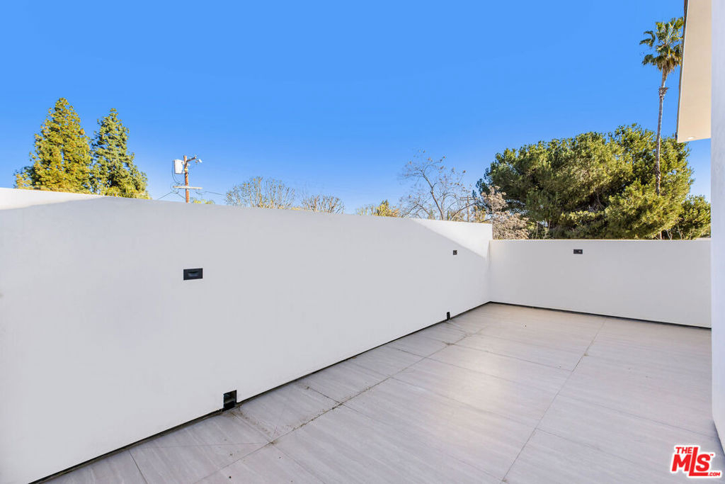 19535 Strathern Street - Photo 12